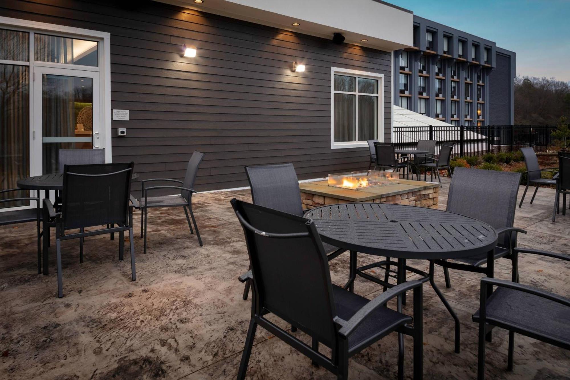 Fairfield Inn & Suites Springfield Enfield Exteriér fotografie